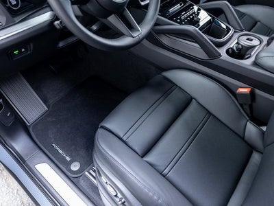 2025 Porsche Cayenne Coupe Base