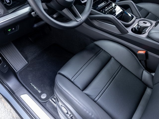 2025 Porsche Cayenne Coupe Base