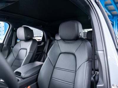 2025 Porsche Cayenne Coupe Base