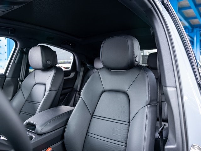 2025 Porsche Cayenne Coupe Base