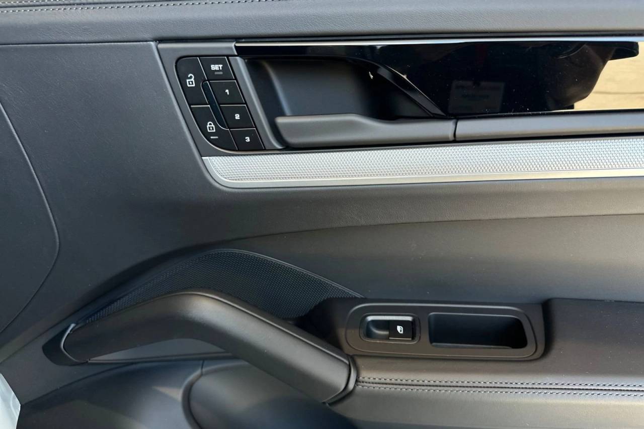 2025 Porsche Cayenne Cayenne Coupe