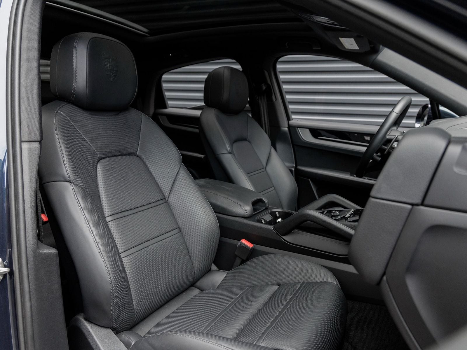 2025 Porsche Cayenne Coupe Base