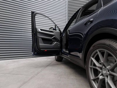 2025 Porsche Cayenne Coupe
