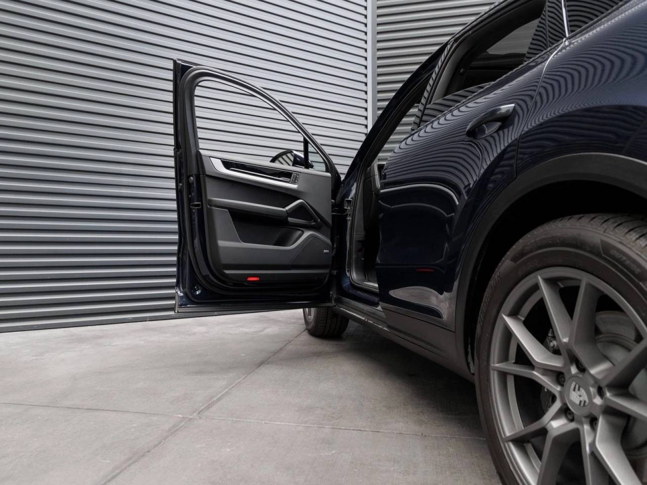 2025 Porsche Cayenne Coupe