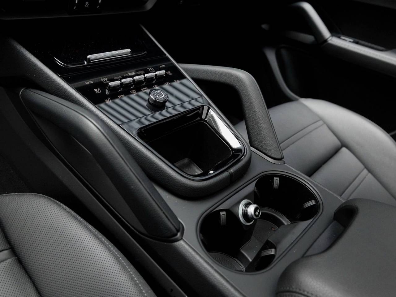 2025 Porsche Cayenne Coupe