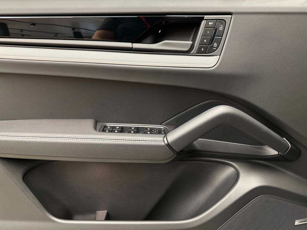 2025 Porsche Cayenne Cayenne Coupe