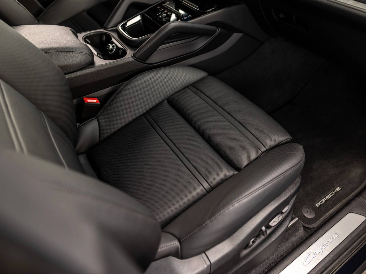 2025 Porsche Cayenne Coupe
