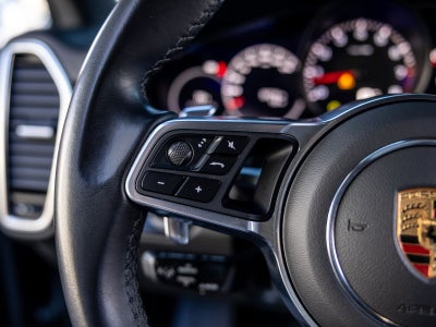 2023 Porsche Cayenne Coupe Platinum Edition