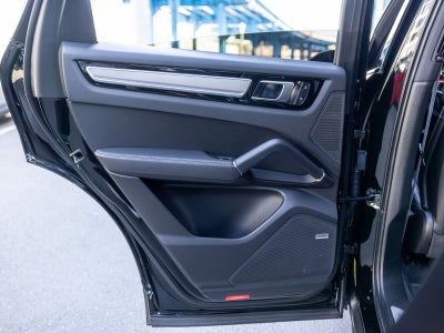 2023 Porsche Cayenne Coupe Platinum Edition