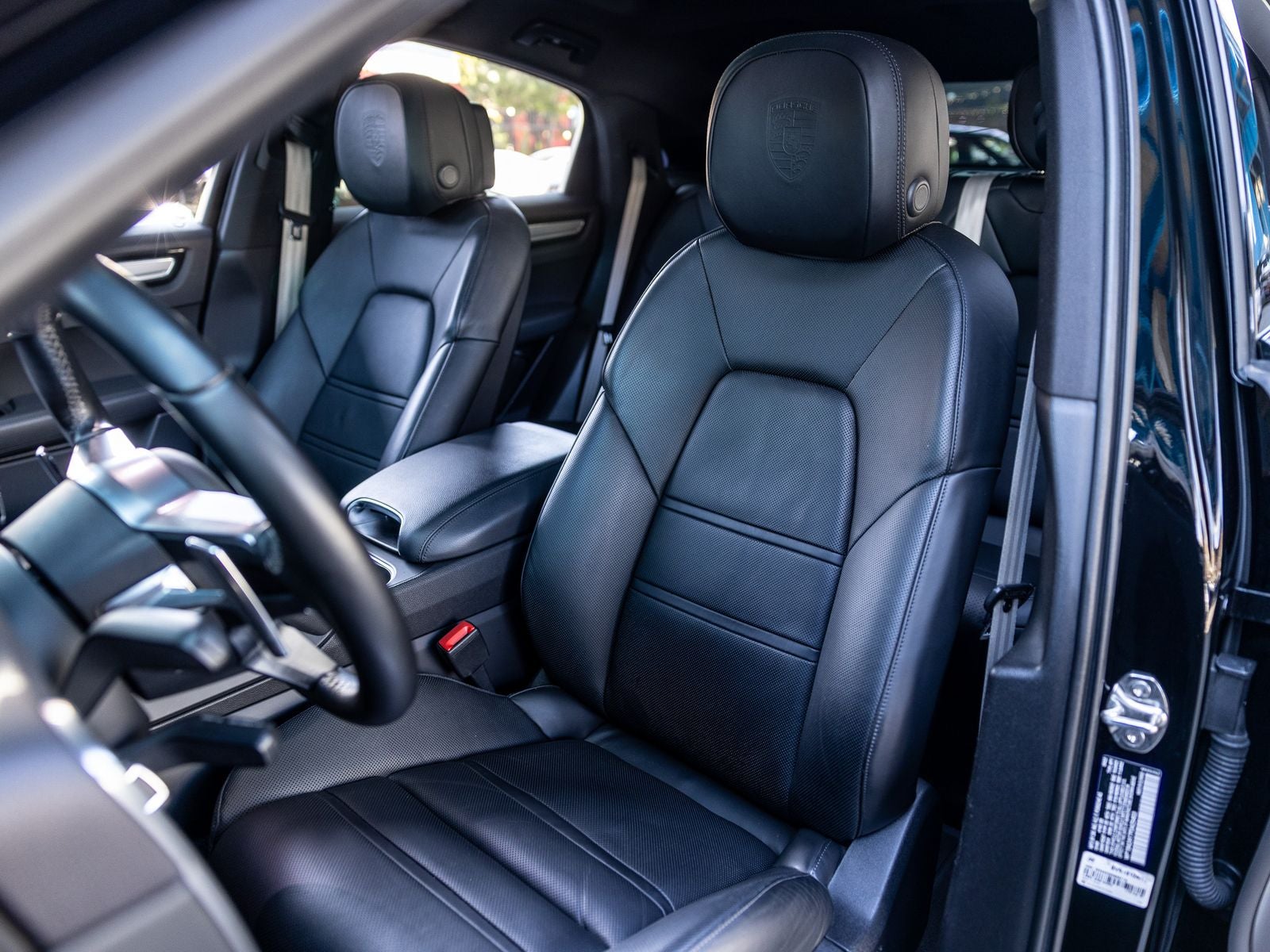 2023 Porsche Cayenne Coupe Platinum Edition