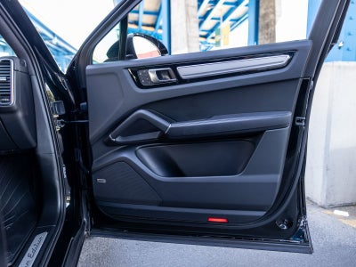 2023 Porsche Cayenne Coupe Platinum Edition