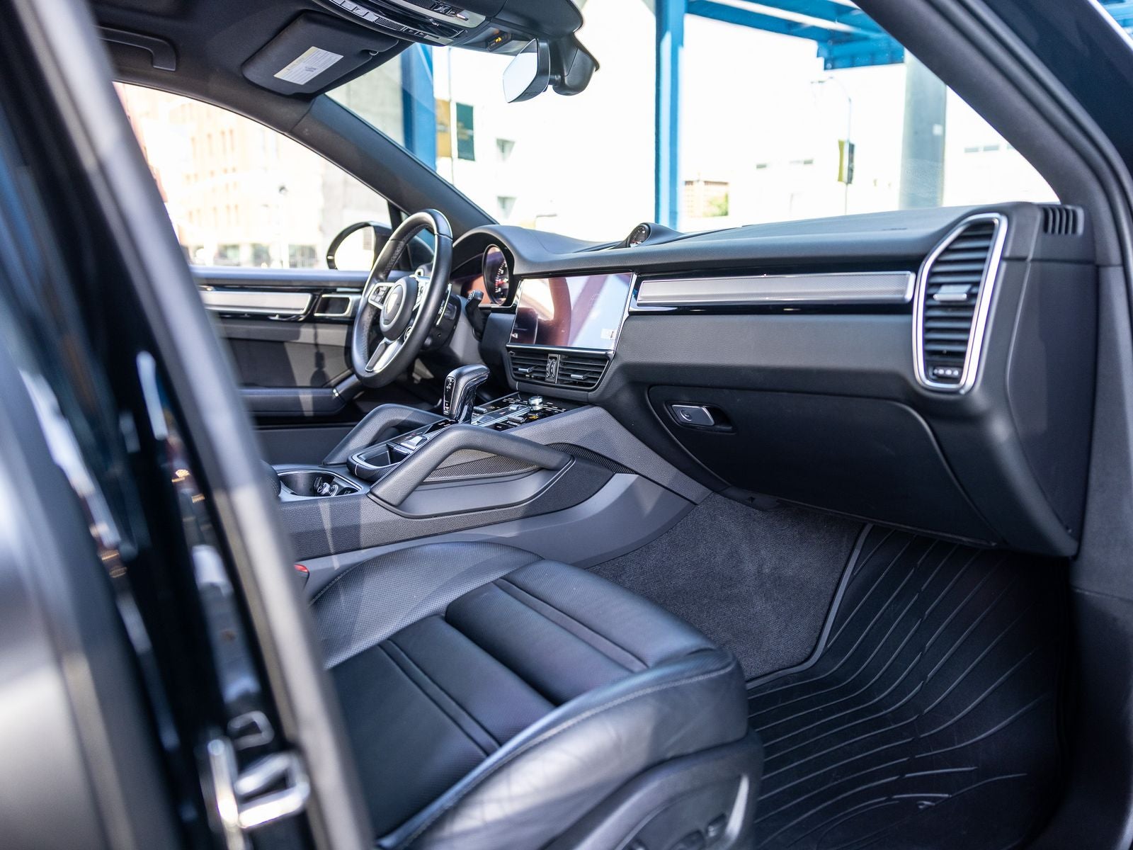 2023 Porsche Cayenne Coupe Platinum Edition