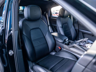 2023 Porsche Cayenne Coupe Platinum Edition