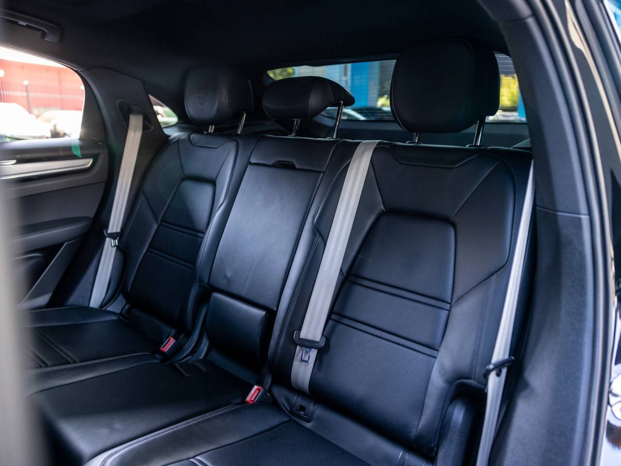 2023 Porsche Cayenne Cayenne Coupe Platinum Edition