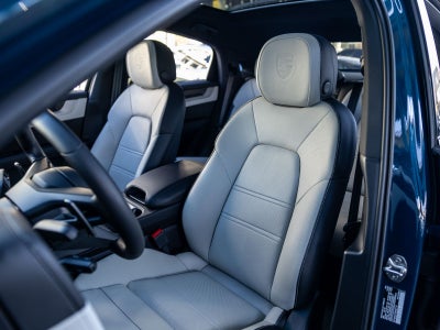 2025 Porsche Cayenne Cayenne Coupe