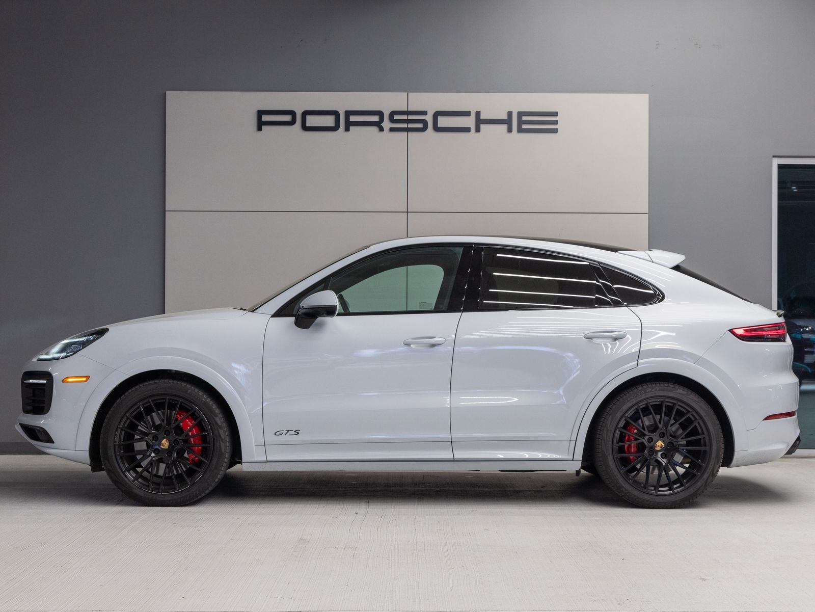 2023 Porsche Cayenne Coupe GTS