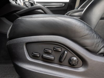 2023 Porsche Cayenne Coupe GTS
