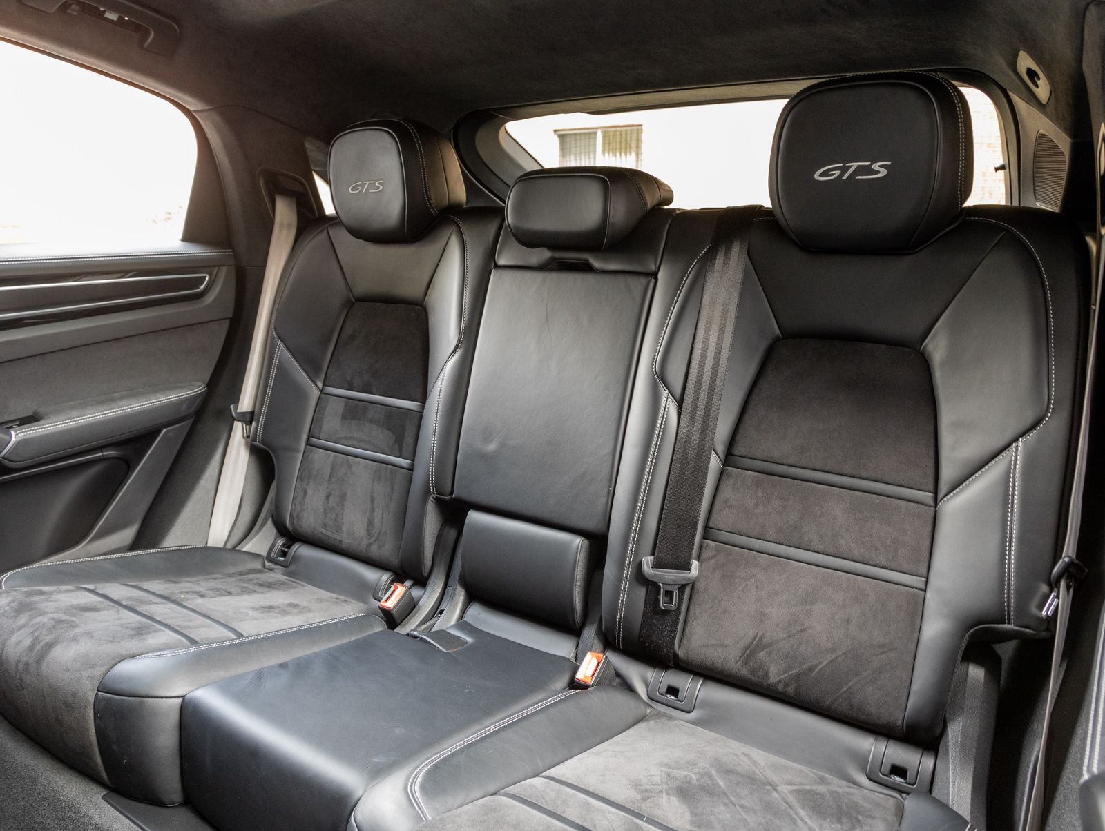 2023 Porsche Cayenne Coupe GTS