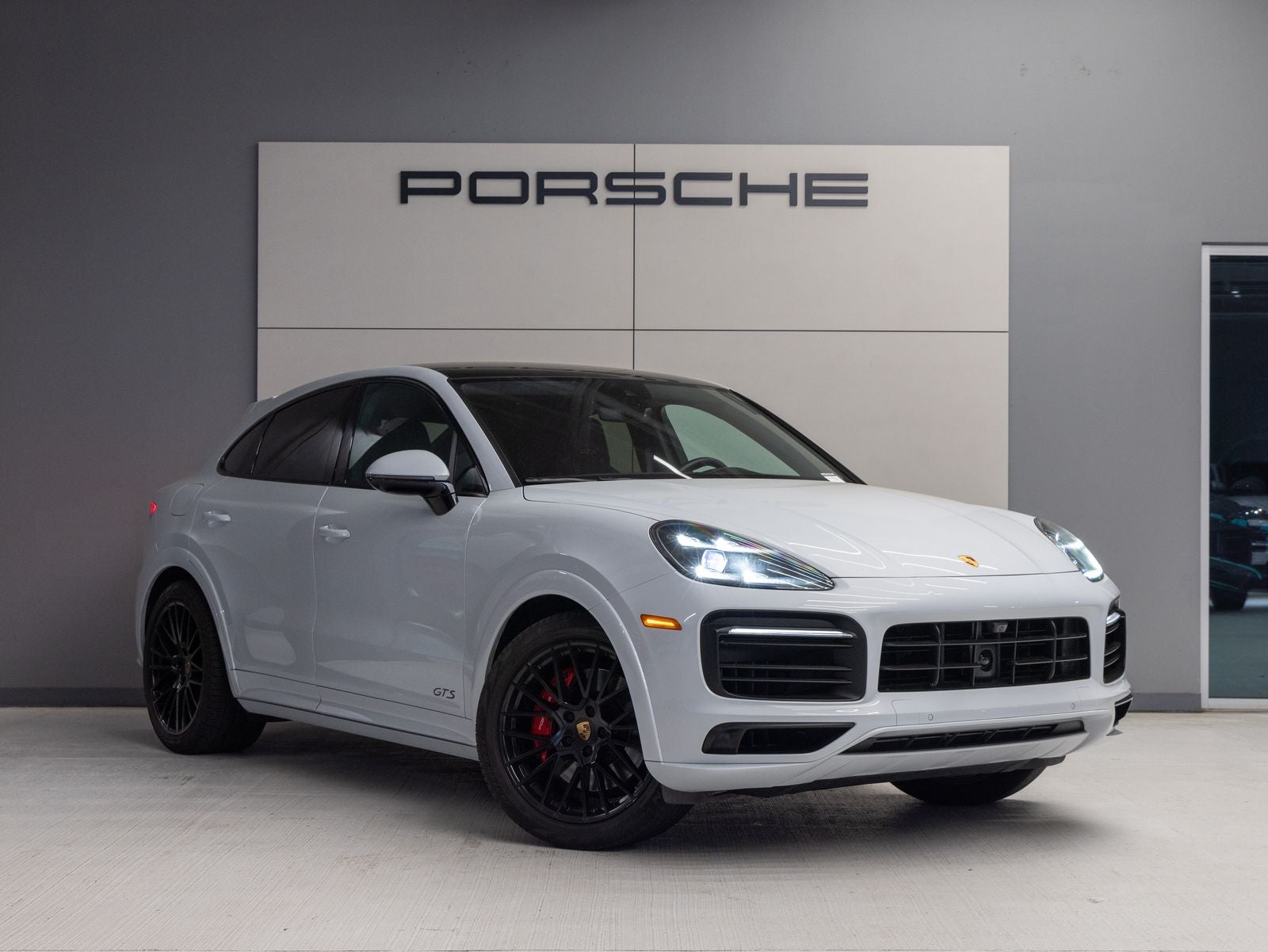 2023 Porsche Cayenne Coupe GTS