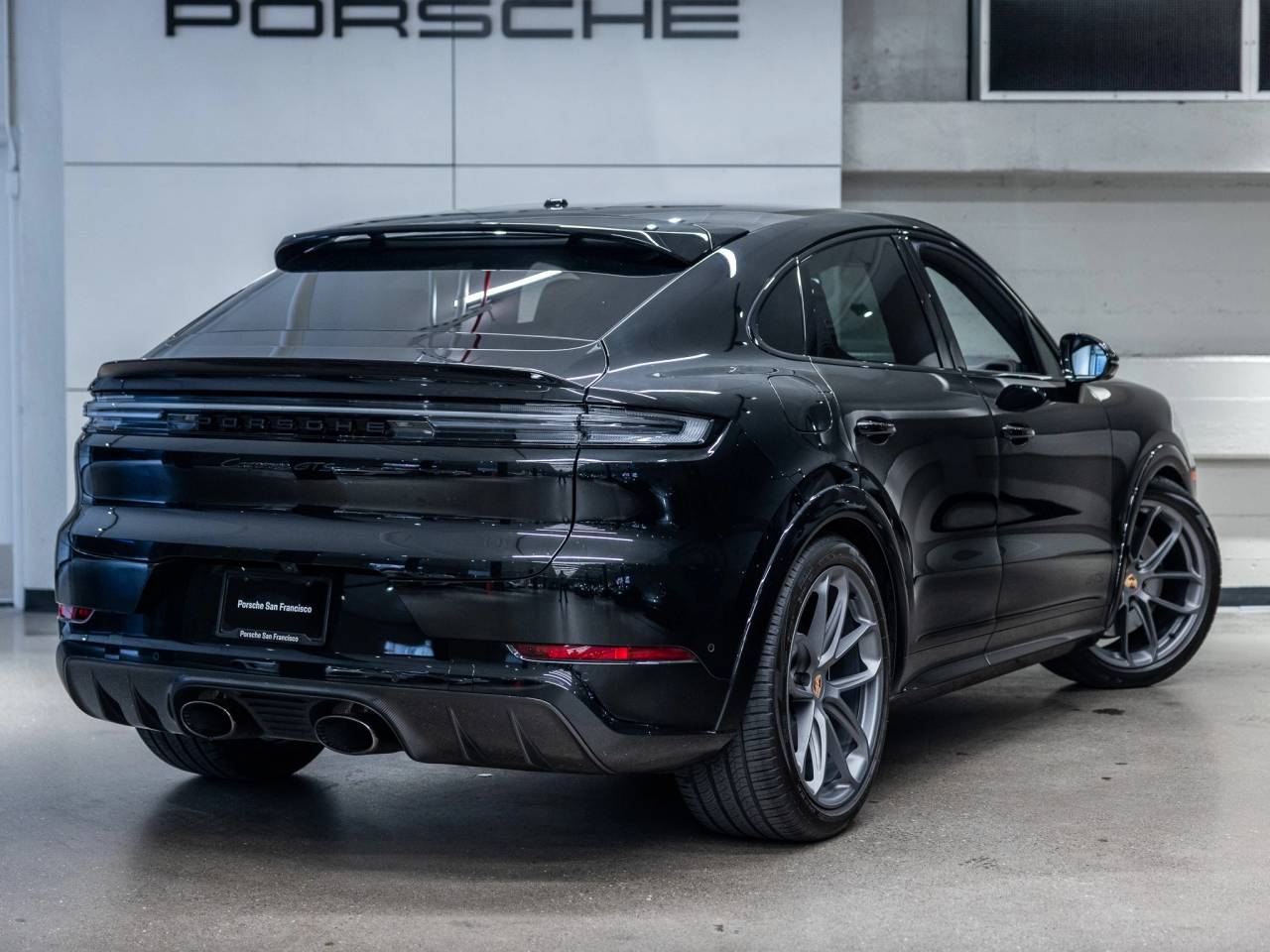 2025 Porsche Cayenne Cayenne GTS Coupe