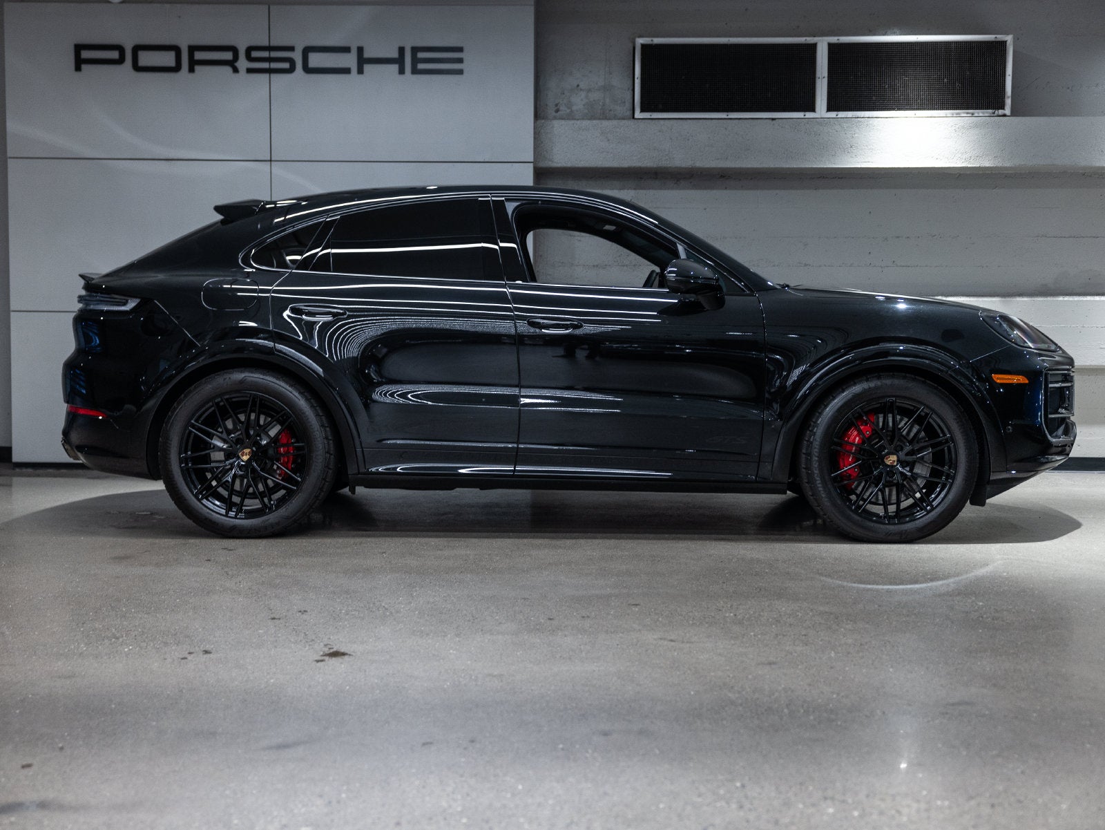 2025 Porsche Cayenne Cayenne GTS Coupe