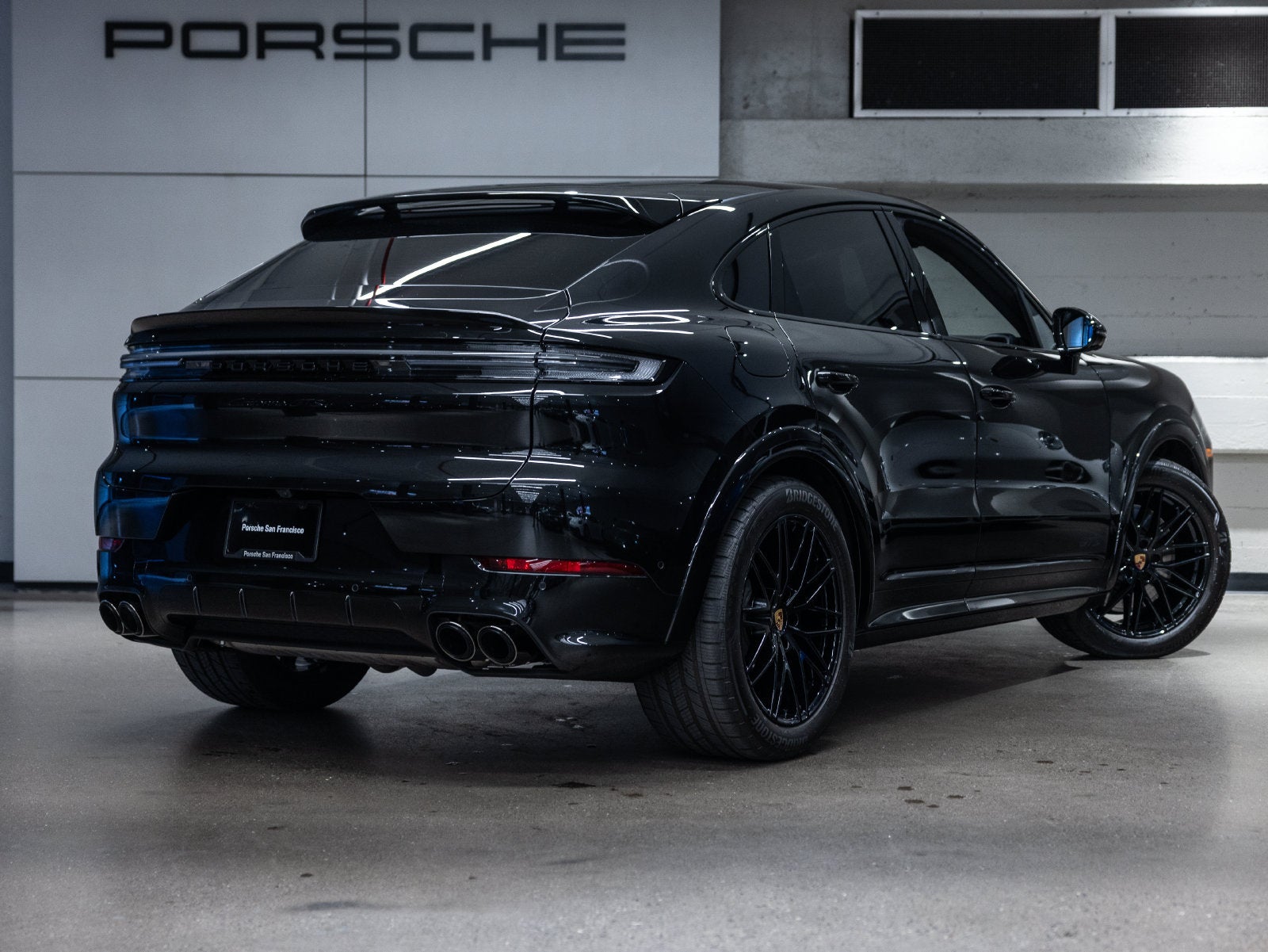 2025 Porsche Cayenne Cayenne GTS Coupe