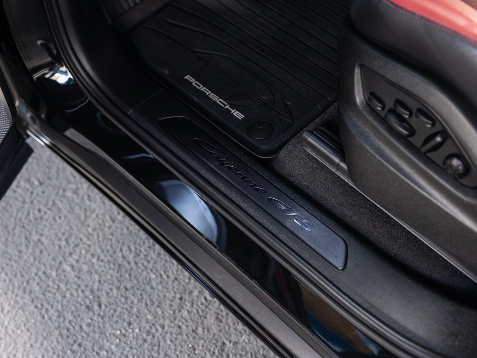 2025 Porsche Cayenne Cayenne GTS Coupe