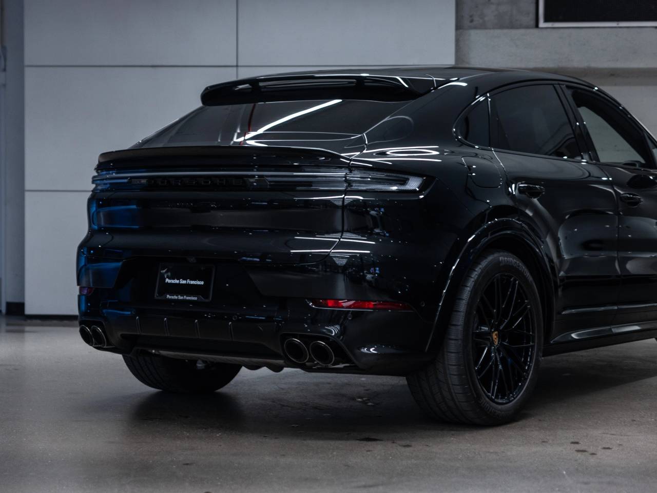 2025 Porsche Cayenne Cayenne GTS Coupe