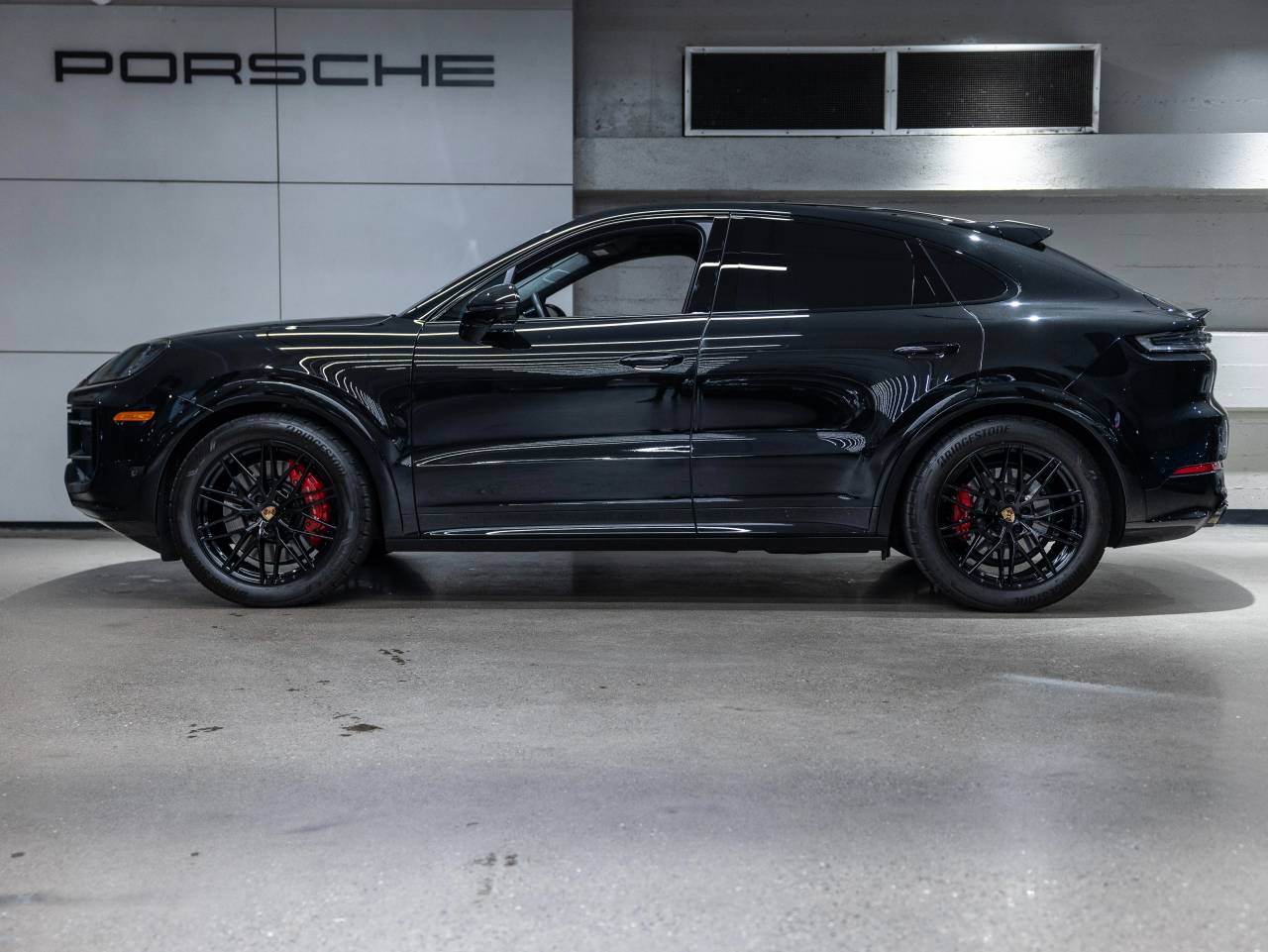 2025 Porsche Cayenne Cayenne GTS Coupe