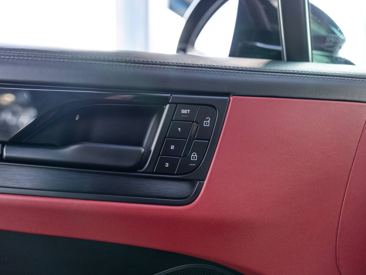 2025 Porsche Cayenne Cayenne GTS Coupe