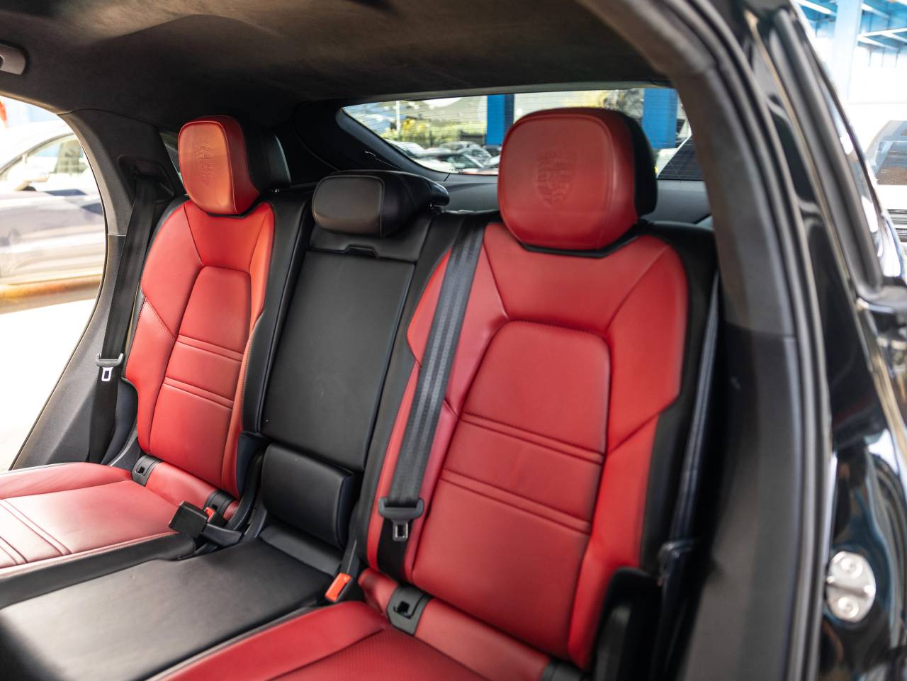 2025 Porsche Cayenne Cayenne GTS Coupe