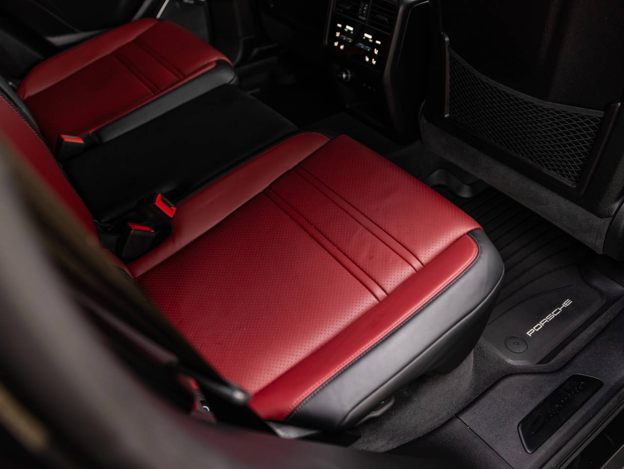 2025 Porsche Cayenne Cayenne GTS Coupe