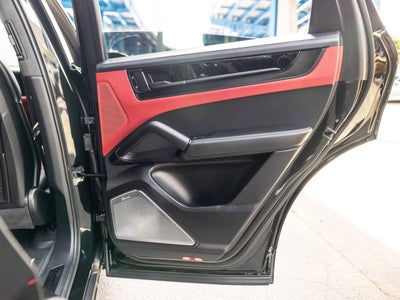 2025 Porsche Cayenne Cayenne GTS Coupe