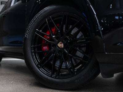 2025 Porsche Cayenne Cayenne GTS Coupe