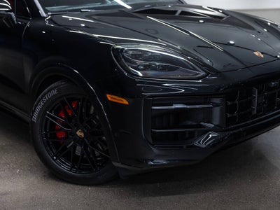 2025 Porsche Cayenne Cayenne GTS Coupe