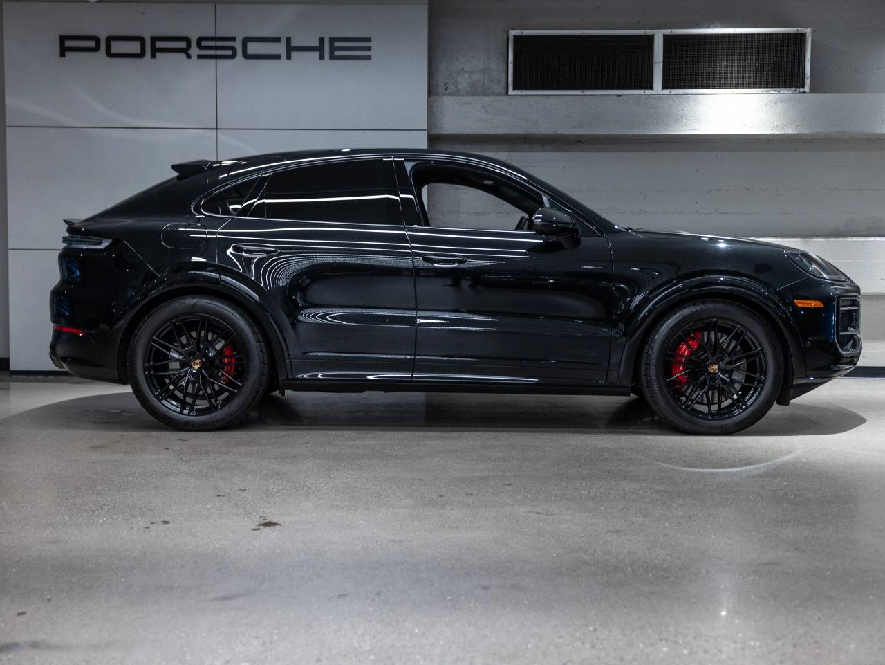 2025 Porsche Cayenne Cayenne GTS Coupe