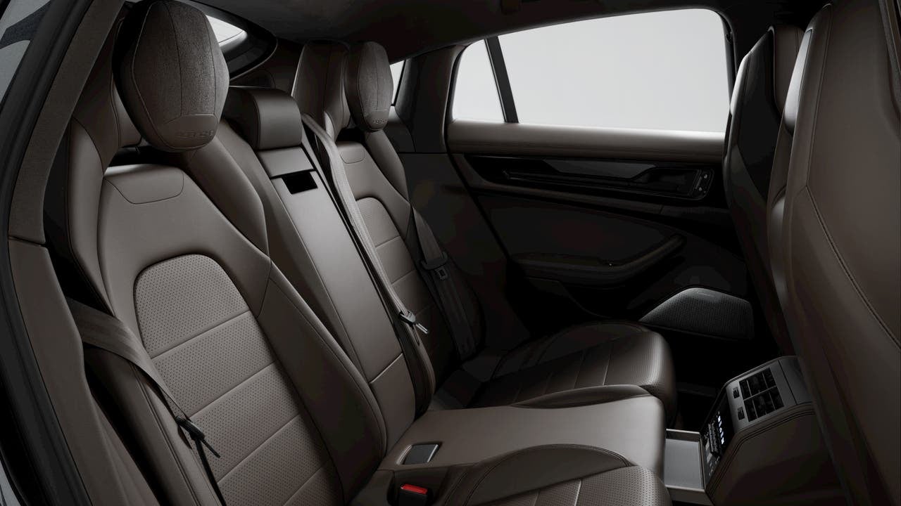 2026 Porsche Panamera Panamera GTS