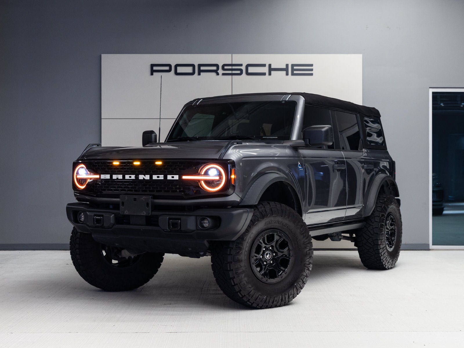 2023 Ford Bronco Base
