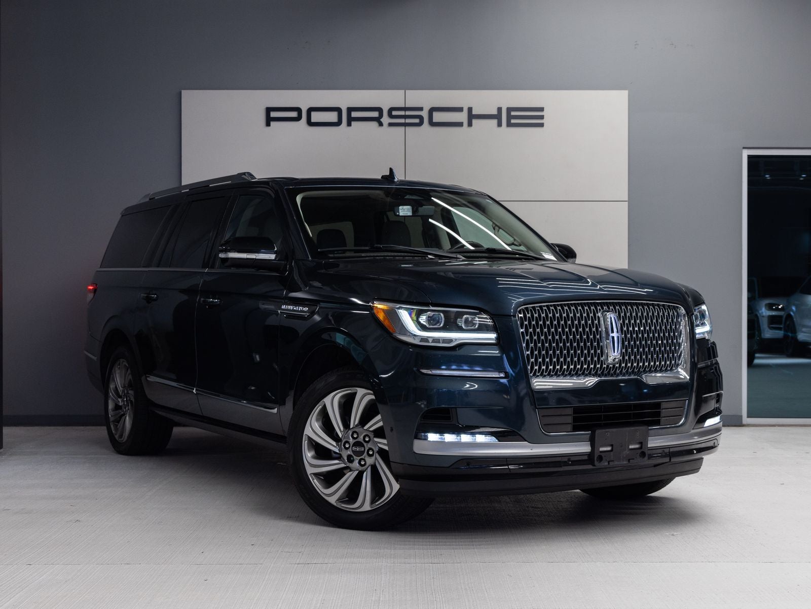 2022 Lincoln Navigator L Reserve