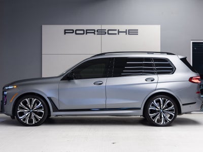 2025 BMW X7 M60i