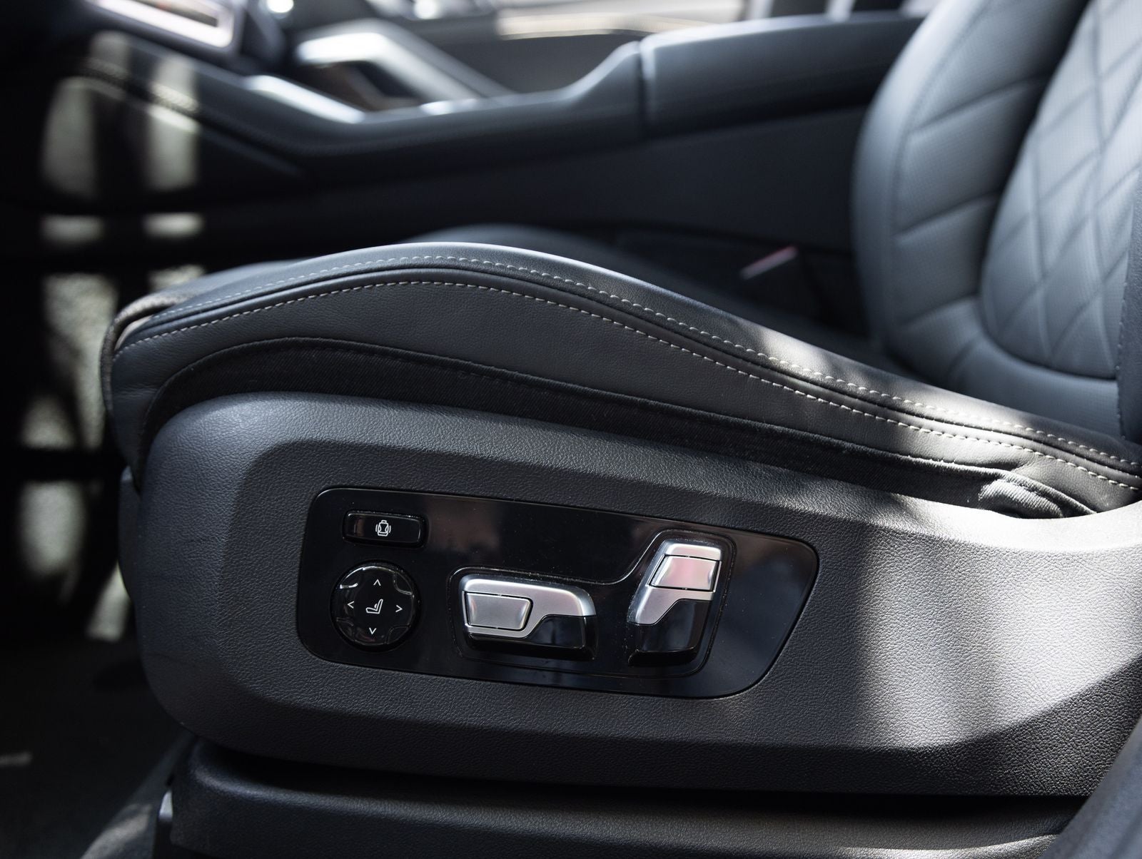 2024 BMW X6 xDrive40i