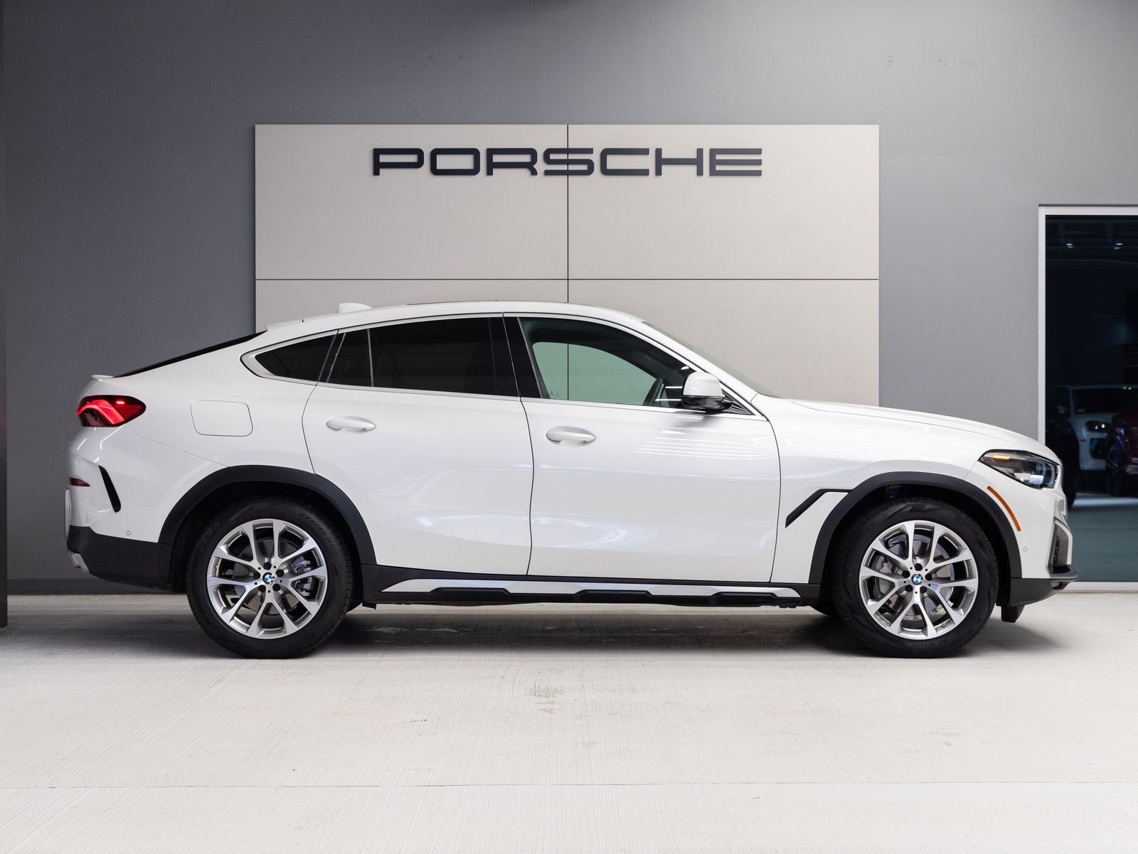 2023 BMW X6 xDrive40i