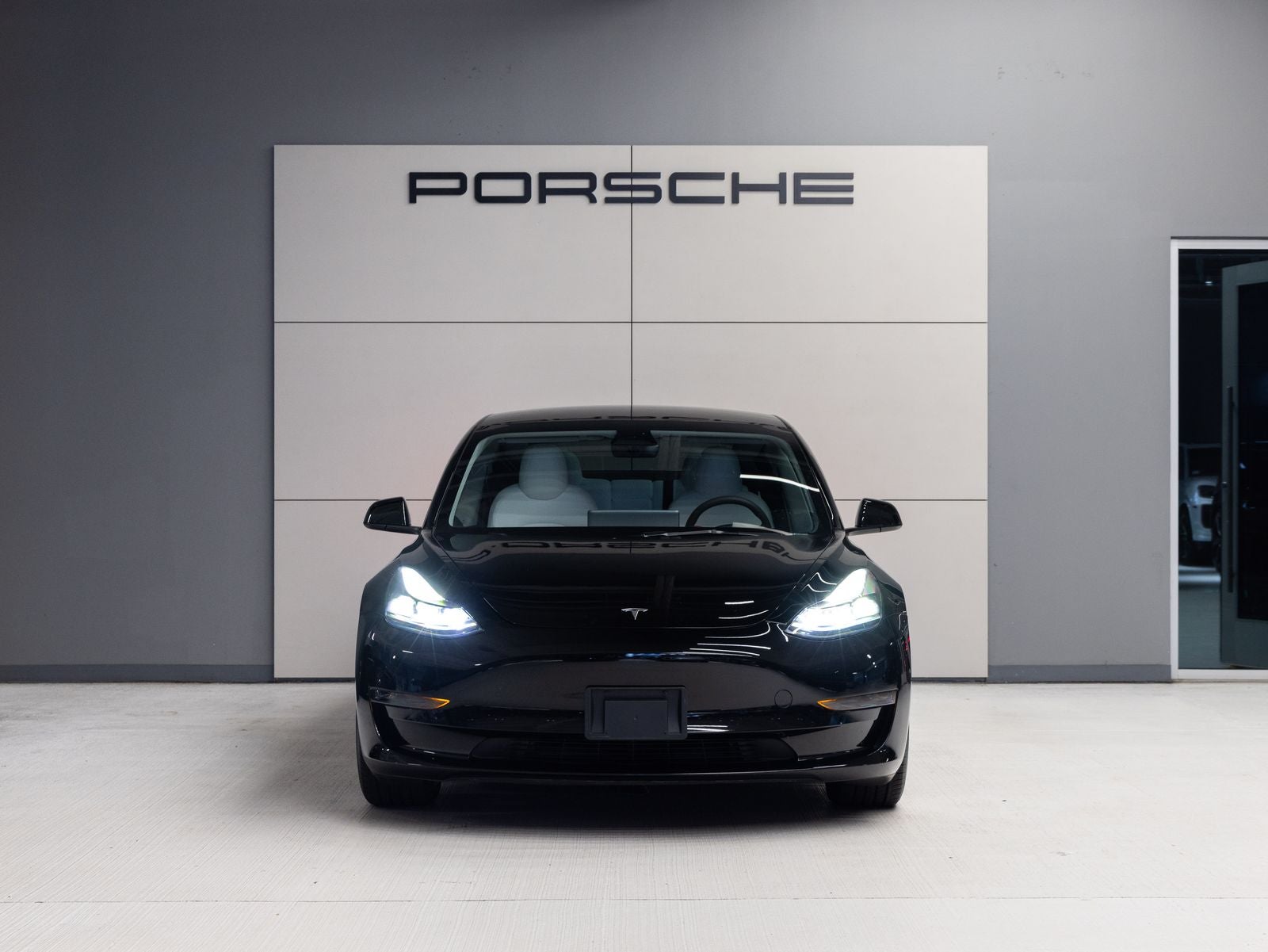 2023 Tesla Model 3 RWD