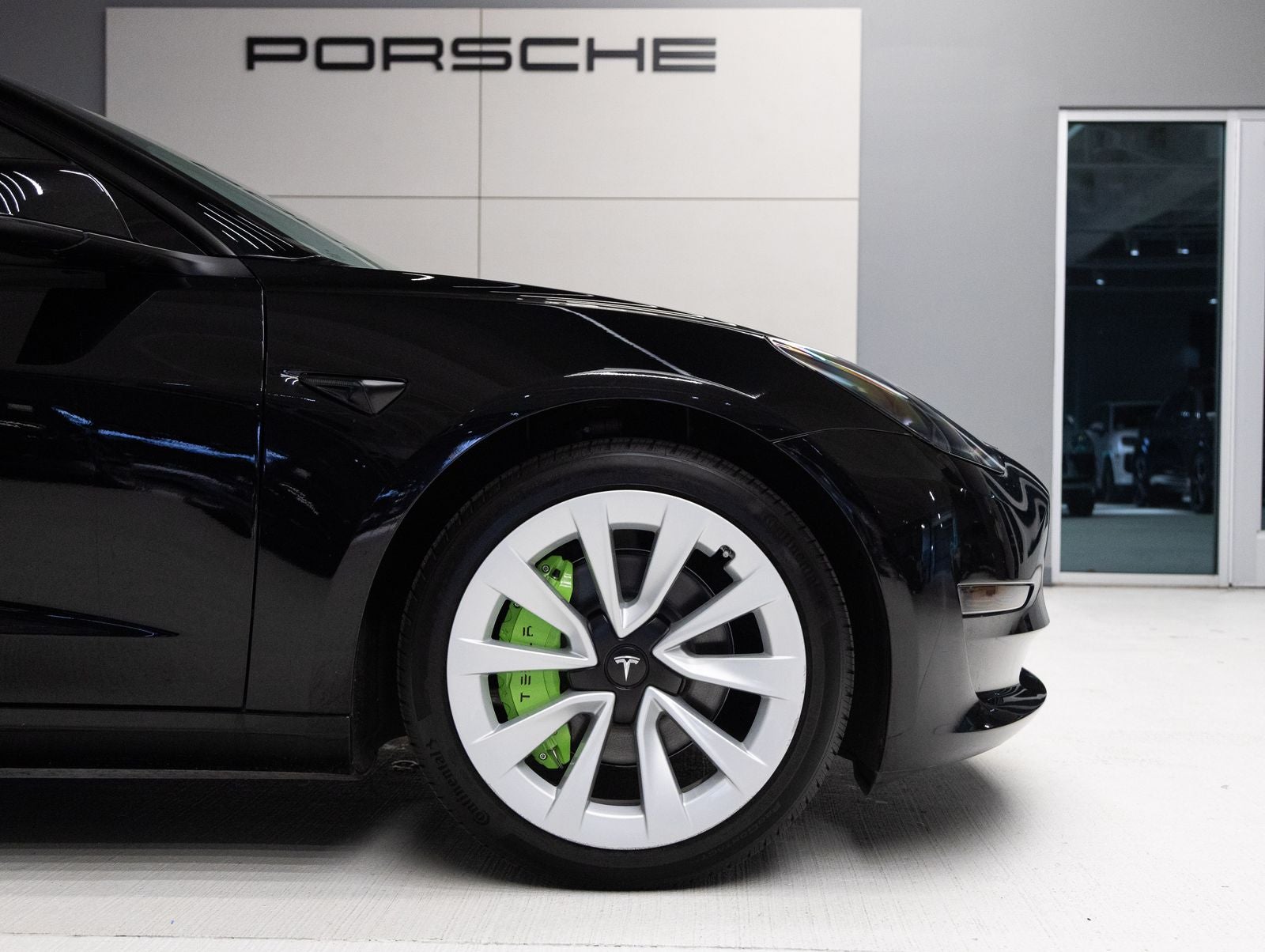2023 Tesla Model 3 RWD