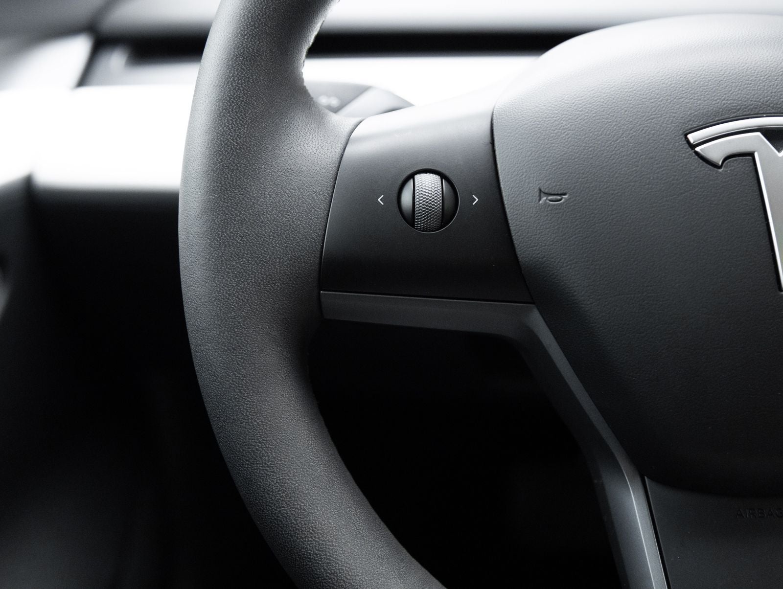 2023 Tesla Model 3 RWD