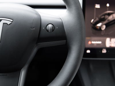 2023 Tesla Model 3 RWD