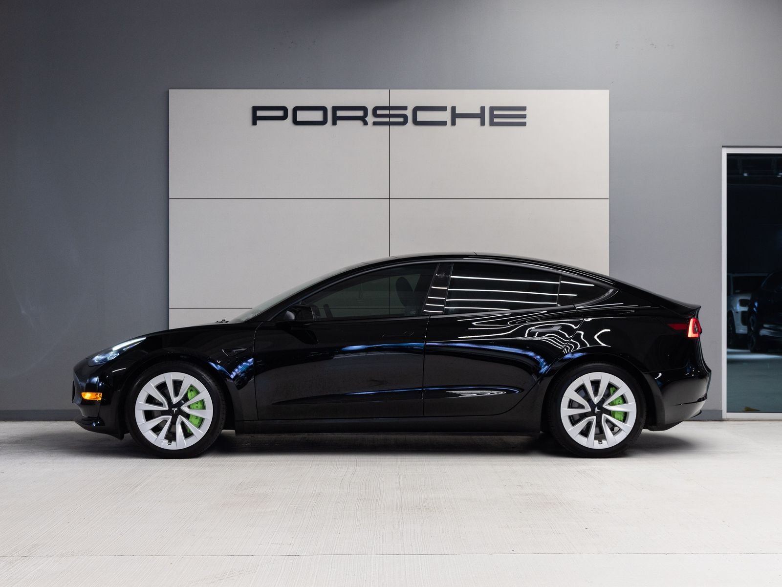 2023 Tesla Model 3 RWD