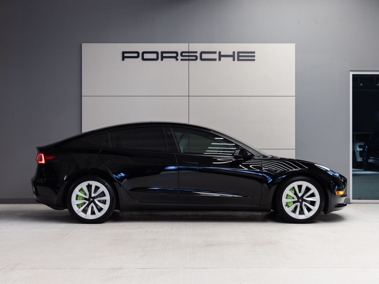 2023 Tesla Model 3 RWD