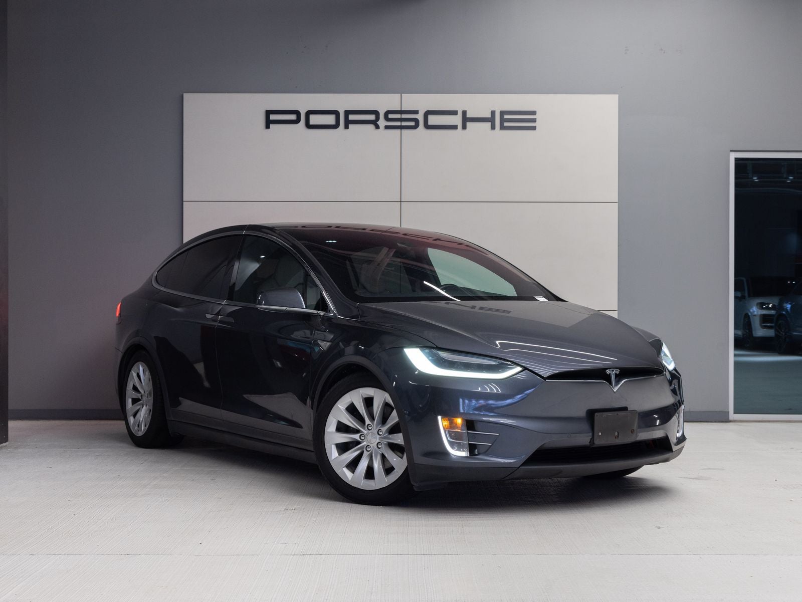 2016 Tesla Model X 70D