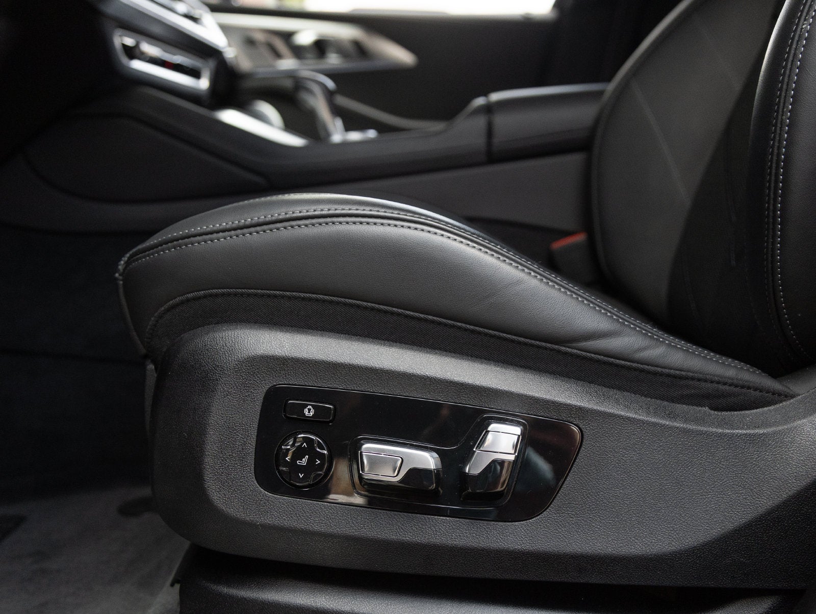 2025 BMW XM Sports Activity Vehicle